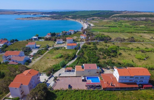 Caska Apartment | NEW LISTING!Vila Caska -ap7-for 2 people- Zrce beach, pool, wifi, a/c