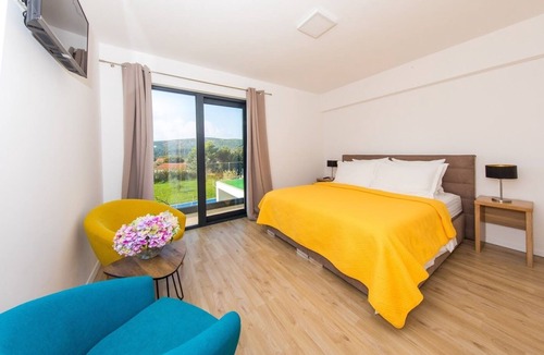 Petraca Villa | New modern Villa Luce. Guaranteed privacy