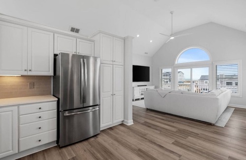 Sandbridge House | New/Oceanview/Heated Pool Steps to Beach