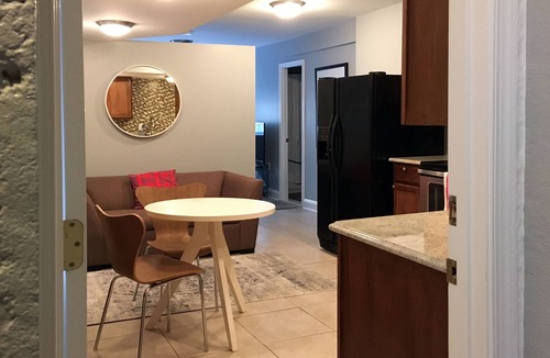 Shaw Apartment | Newly Renovated Apartment Near Convention Center! Walk to Hottest Rest/Shops.