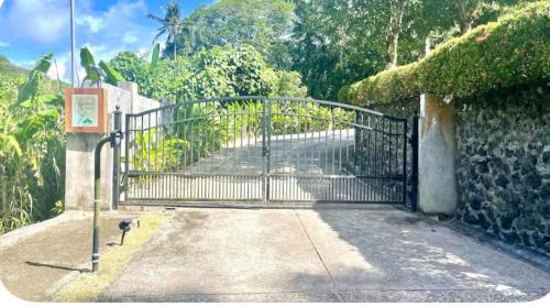 Koror Apartment | Ngermid Oasis - Vibrant 2 BD/1 BA Duplex
