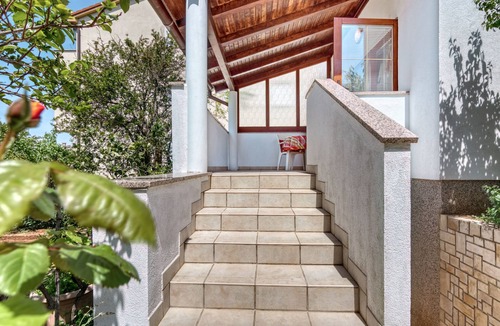 Banjole Apartment | Nice and cozy apartment for two situated 100 m from the sea