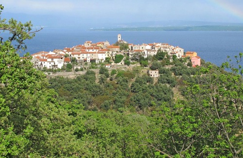 Porozina Apartment | Nice apartment for 4 people with WIFI, A/C, TV, terrace, pets allowed and parking