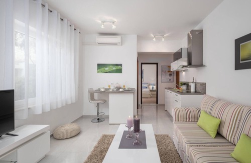 Dramalj Apartment | Nice apartment in Dramalj with WiFi