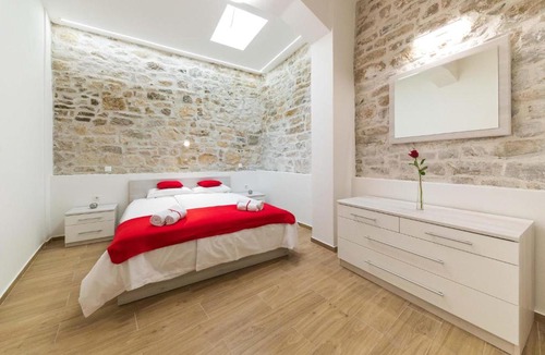 Kastel Sucurac Apartment | Nice Apartment In Kastel Sucurac With Wifi