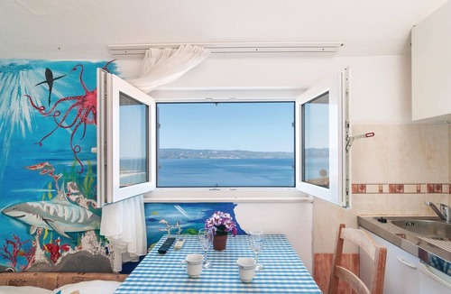 Omis Apartment | Nice apartment in Omis with house sea view