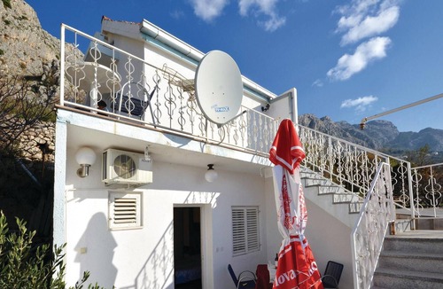 Omis Apartment | Nice apartment in Omis with house sea view