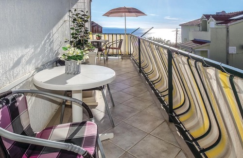 Omis Apartment | Nice apartment in Omis with WiFi