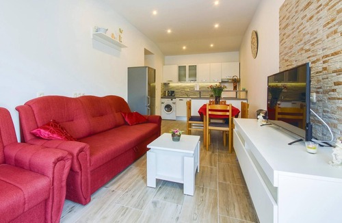 Ostrvica Apartment | Nice apartment in Ostrvica with WiFi