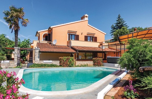 Muntic Apartment | Nice apartment in Pula with sauna