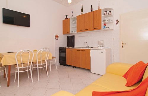 Supetar Apartment | Nice apartment in Supetar with WiFi