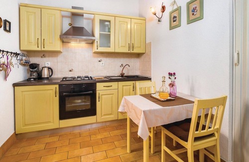 Bartici House | Nice home in Bartici with WiFi