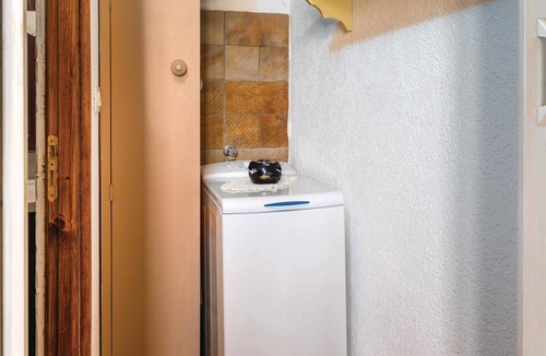 Bartici House | Nice home in Bartici with WiFi
