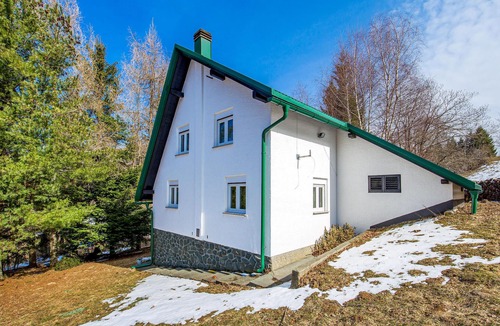 Begovo Razdolje House | Nice home in Begovo Razdolje with WiFi