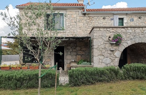 Rasopasno House | Nice home in Dobrinj with private swimming pool, can be inside or outside