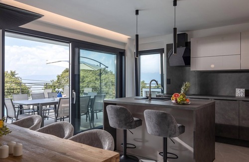 Kostrena House | Nice home in Kostrena
