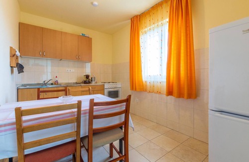 Kucice House | Nice home in Kucice with WiFi