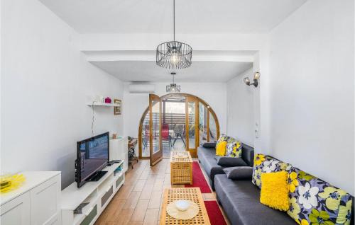 Pinezici House | Nice Home In Pinezici