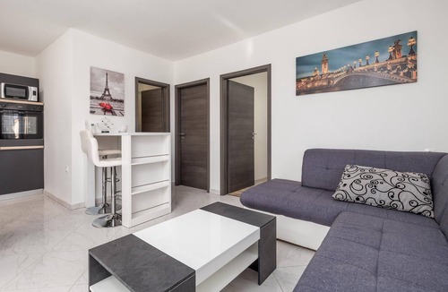Rukavac House | Nice home in Rukavac with sauna