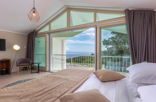 Veprinac House | Nice home in Veprinac with sauna