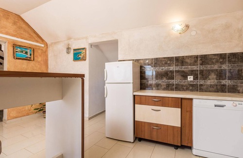 Kustici House | Nice home in Zubovici