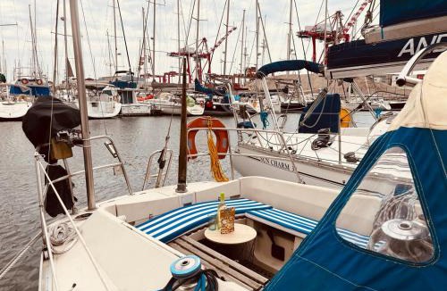Lisbon Boat Rental | Nortada Central Boat Escape