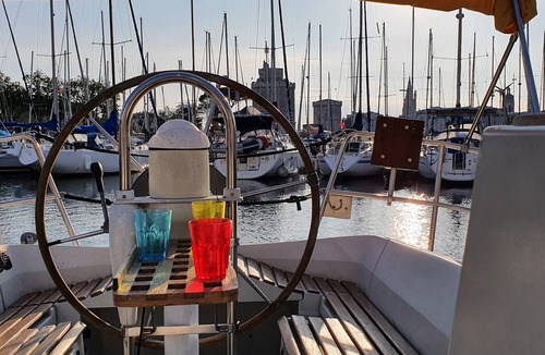 La Rochelle City Centre Boat Rental | Nuits au Port - Navire à Quai au Vieux Port - Super Castor