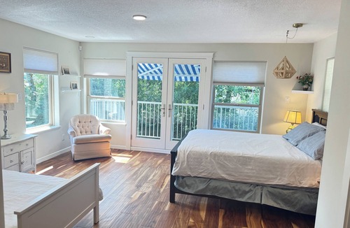 North Oyster Villa | ocean dock and pool art villa