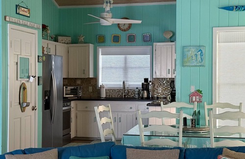 Hope Town House | Ocean Views, Sea Breezes and Pool -Family Friendly 3BR/2BA- CATCH A WAVE BAHAMAS