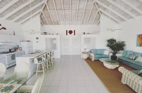 East End Village Villa | Oceanview villa with private pool, 5 mins to beach