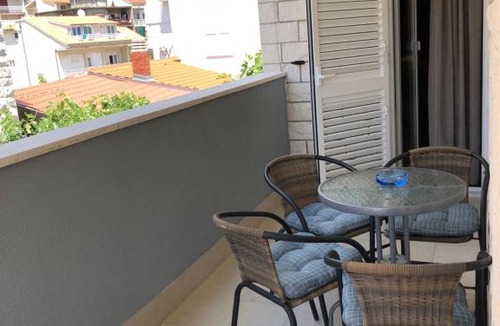 Omis House | Omis - private Ensuite room with balcony - hotel style