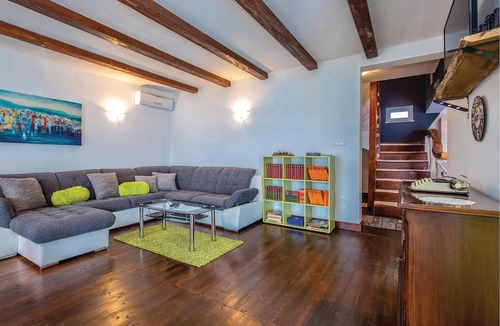 Klanfari House | On a hill with a magnificent panoramic view of the sea and the islands is located this beautiful vac