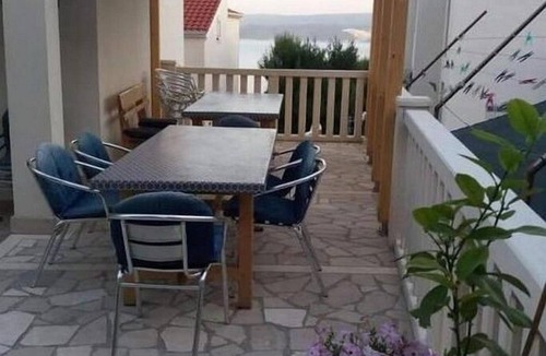 Ruskamen Apartment | One bedroom apartment with balcony and sea view Lokva Rogoznica, Omiš (A-25499-d)