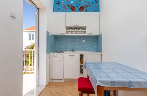 Seget Vranjica Apartment | One bedroom apartment near beach Seget Vranjica, Trogir (A-5964-d)