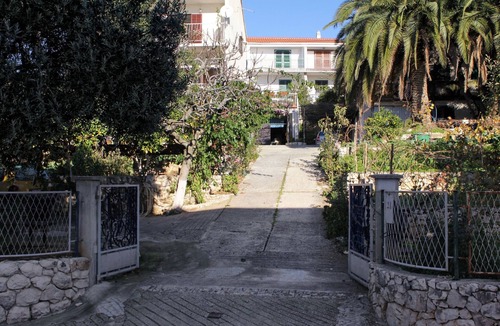 Seget Vranjica Apartment | One bedroom apartment near beach Seget Vranjica, Trogir (A-5964-d)