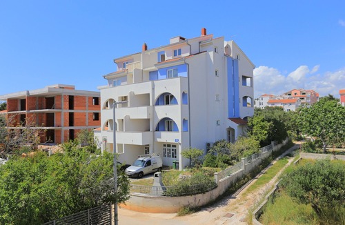 Okrug Gornji Apartment | One bedroom apartment with terrace and sea view Bušinci, Čiovo (A-18800-a)