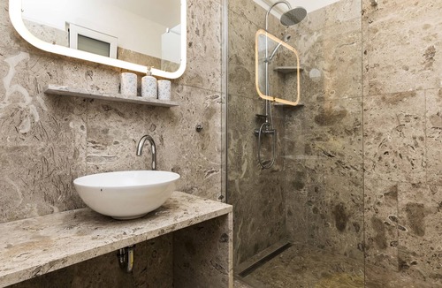 Cove Murtar Apartment | One bedroom apartment with terrace Mali Lošinj, Lošinj (A-18406-b)