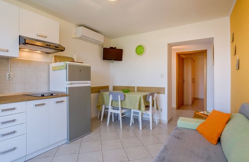 Cove Murtar Apartment | One bedroom apartment with terrace and sea view Mali Lošinj, Lošinj (A-8067-a)