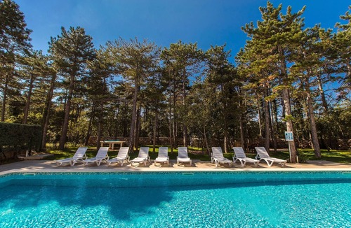 Jadranovo Apartment | One bedroom apartment with a swimming pool Jadranovo (Crikvenica) (A-3238-c)
