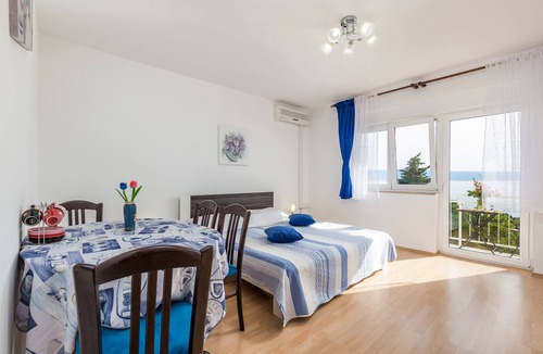 Klenovica Apartment | One bedroom apartment with balcony and sea view Klenovica, Novi Vinodolski (A-5575-b)