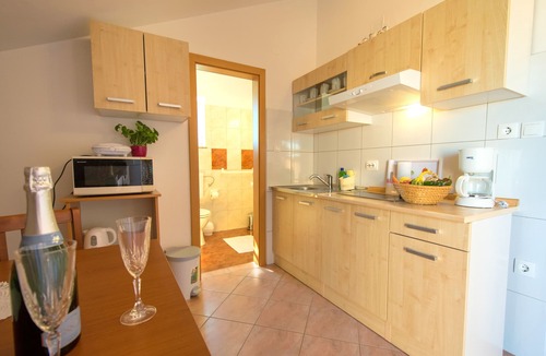 Porat Apartment | One bedroom apartment with terrace and sea view Porat, Krk (A-20444-b)