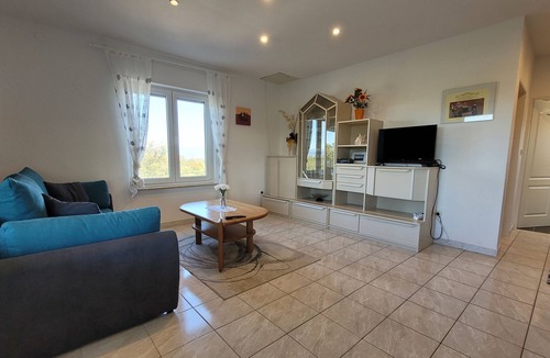 Milovcici Apartment | One bedroom apartment with terrace and sea view Milovcici, Krk (A-23577-c)