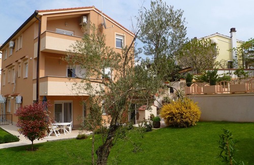 Vinkuran Apartment | One bedroom apartment with terrace Vinkuran, Pula (A-21016-b)