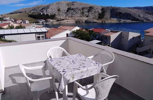 Metajna Apartment | One bedroom apartment with terrace and sea view Metajna (Pag) (A-20521-b)