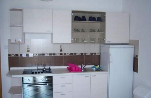 Vidalici Apartment | One bedroom apartment with hot tub by the beach Vidalići, Pag (A-18936-c)