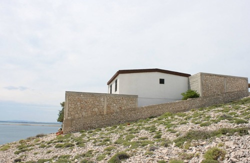 Smokvica Apartment | One bedroom apartment with terrace and sea view Cove Smokvica, Pag (A-6314-a)