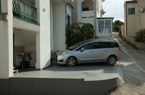 Primosten Burnji Apartment | One bedroom apartment near beach Bilo (Primošten) (A-4191-d)