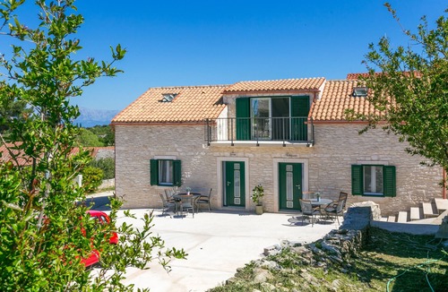 Skrip Apartment | One bedroom apartment with terrace Škrip, Brač (A-23826-a)
