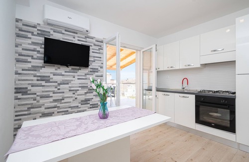 Kustici Apartment | One bedroom apartment with terrace and sea view Zubovići, Pag (A-4141-c)