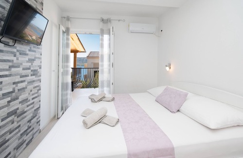 Kustici Apartment | One bedroom apartment with terrace and sea view Zubovići, Pag (A-4141-c)